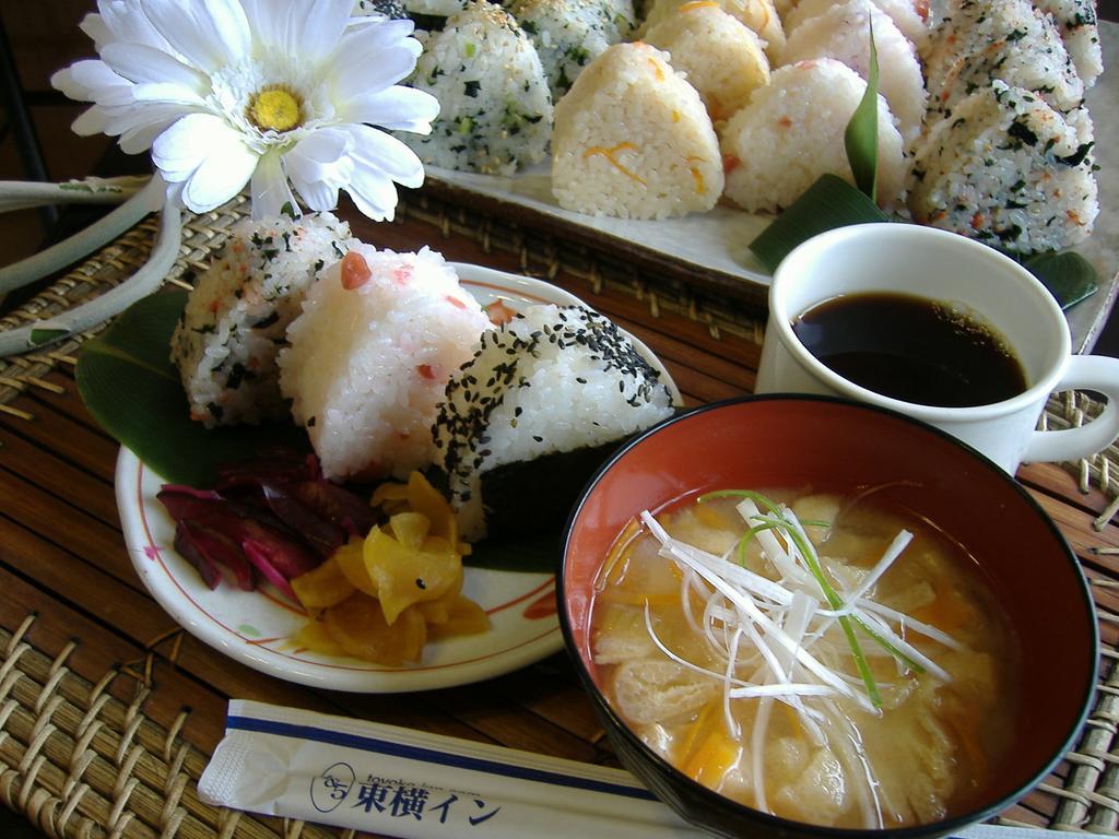 Toyoko Sannomiya-eki Higashi Hotel 3*
