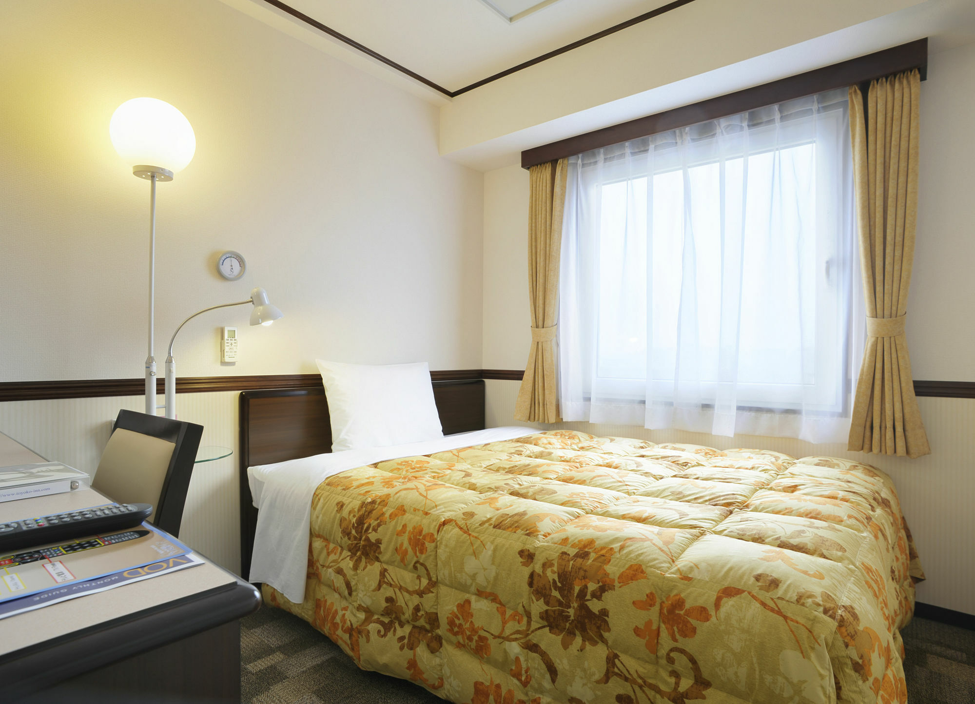 โรงแรม Toyoko Sannomiya-eki Higashi